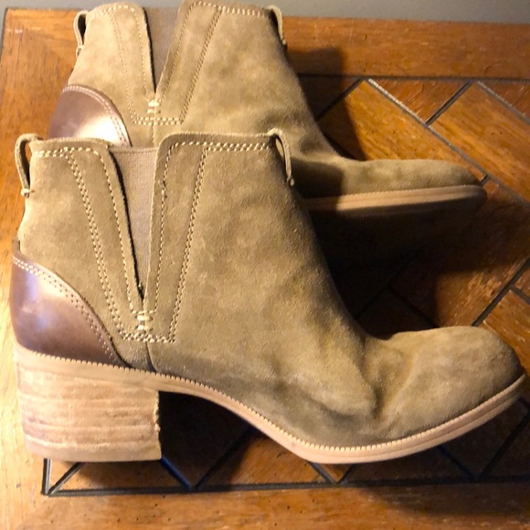 Clarks suede brown ankle booties size 9 1/2 - Picture 6 of 8